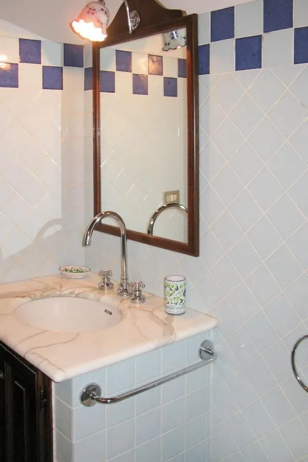 Locazione Turistica Santa Croce - Elisabetta Apartment